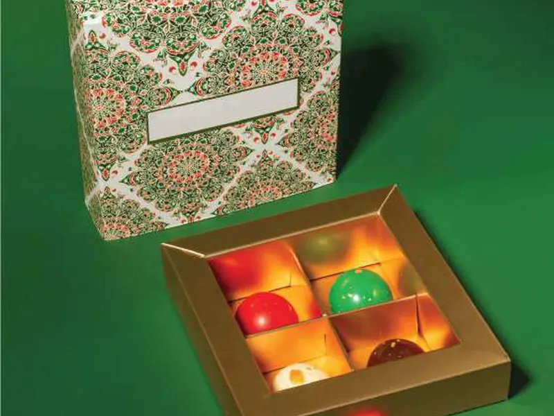 National Day die cut drawer box with festive chocolates